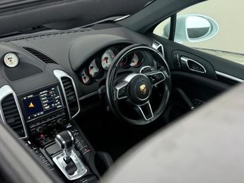 Porsche Cayenne 3.0 TD V6 TiptronicS 4WD Euro 6 (s/s) 5dr