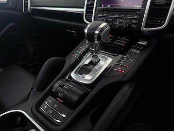 Porsche Cayenne 3.0 TD V6 TiptronicS 4WD Euro 6 (s/s) 5dr