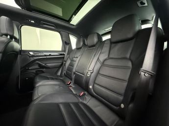 Porsche Cayenne 3.0 TD V6 TiptronicS 4WD Euro 6 (s/s) 5dr