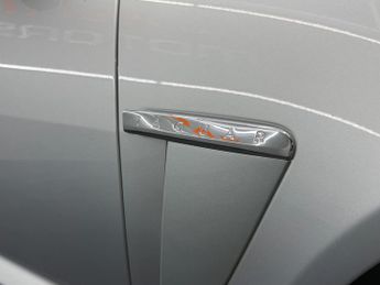Jaguar XF 2.2d Premium Luxury Auto Euro 5 (s/s) 4dr
