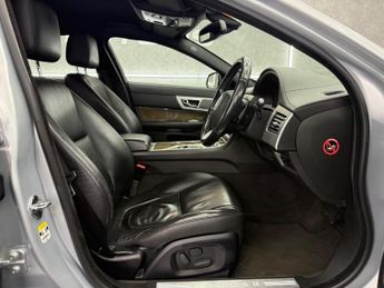 Jaguar XF 2.2d Premium Luxury Auto Euro 5 (s/s) 4dr