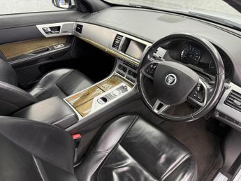 Jaguar XF 2.2d Premium Luxury Auto Euro 5 (s/s) 4dr