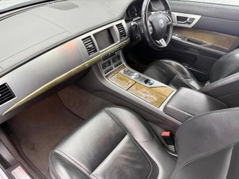 Jaguar XF 2.2d Premium Luxury Auto Euro 5 (s/s) 4dr