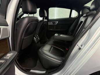 Jaguar XF 2.2d Premium Luxury Auto Euro 5 (s/s) 4dr