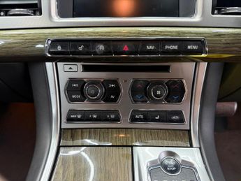 Jaguar XF 2.2d Premium Luxury Auto Euro 5 (s/s) 4dr