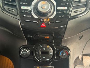 Ford Fiesta 1.0T EcoBoost Titanium Euro 6 (s/s) 5dr