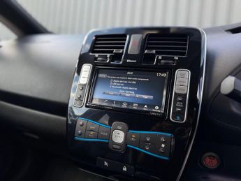 Nissan Leaf 30kWh Tekna Auto 5dr