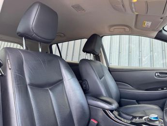 Nissan Leaf 30kWh Tekna Auto 5dr