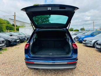 Volkswagen Tiguan 2.0 TDI SEL DSG Euro 6 (s/s) 5dr