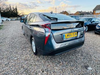 Toyota Prius 1.8 VVT-h Excel CVT Euro 6 (s/s) 5dr (15in Alloy)