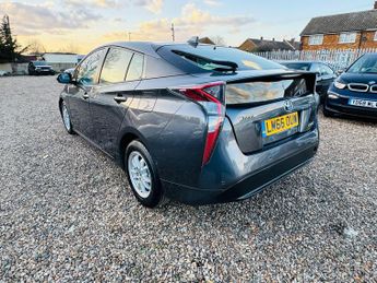 Toyota Prius 1.8 VVT-h Excel CVT Euro 6 (s/s) 5dr (15in Alloy)