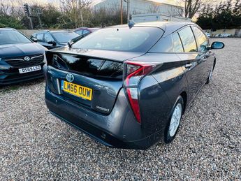 Toyota Prius 1.8 VVT-h Excel CVT Euro 6 (s/s) 5dr (15in Alloy)