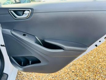 Hyundai IONIQ 38.3kWh Premium Auto 5dr