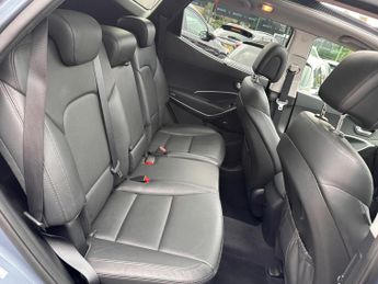 Hyundai Santa Fe 2.2 CRDi Blue Drive Endurance Edition Auto 4WD Euro 6 (s/s) 5dr 