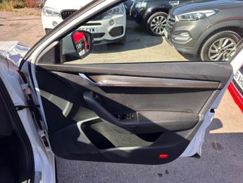 Skoda Octavia 2.0 TDI Scout DSG 4WD Euro 6 (s/s) 5dr