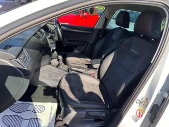 Skoda Octavia 2.0 TDI Scout DSG 4WD Euro 6 (s/s) 5dr