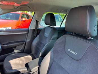 Skoda Octavia 2.0 TDI Scout DSG 4WD Euro 6 (s/s) 5dr