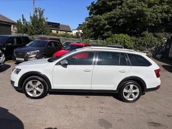 Skoda Octavia 2.0 TDI Scout DSG 4WD Euro 6 (s/s) 5dr