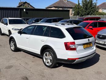 Skoda Octavia 2.0 TDI Scout DSG 4WD Euro 6 (s/s) 5dr