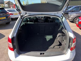 Skoda Octavia 2.0 TDI Scout DSG 4WD Euro 6 (s/s) 5dr
