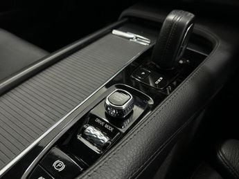 Volvo V90 2.0 B4 MHEV Momentum Auto Euro 6 (s/s) 5dr