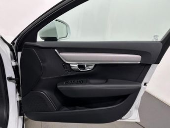 Volvo V90 2.0 B4 MHEV Momentum Auto Euro 6 (s/s) 5dr