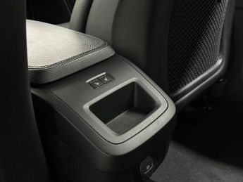 Volvo V90 2.0 B4 MHEV Momentum Auto Euro 6 (s/s) 5dr