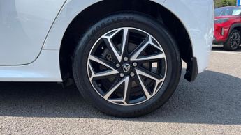 Toyota Yaris 1.5 VVT-h Design E-CVT Euro 6 (s/s) 5dr