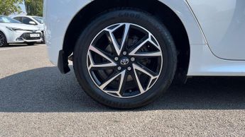 Toyota Yaris 1.5 VVT-h Design E-CVT Euro 6 (s/s) 5dr