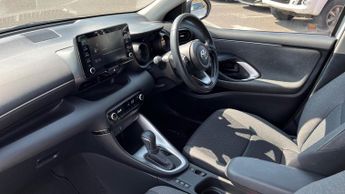 Toyota Yaris 1.5 VVT-h Design E-CVT Euro 6 (s/s) 5dr