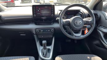 Toyota Yaris 1.5 VVT-h Design E-CVT Euro 6 (s/s) 5dr