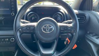 Toyota Yaris 1.5 VVT-h Design E-CVT Euro 6 (s/s) 5dr