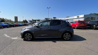 Toyota Yaris 1.5 VVT-h Design E-CVT Euro 6 (s/s) 5dr