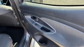 Toyota Yaris 1.5 VVT-h Design E-CVT Euro 6 (s/s) 5dr
