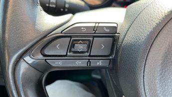Toyota Yaris 1.5 VVT-h Design E-CVT Euro 6 (s/s) 5dr