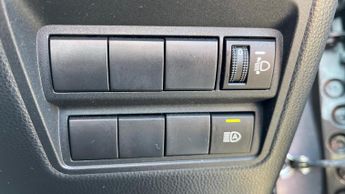 Toyota Yaris 1.5 VVT-h Design E-CVT Euro 6 (s/s) 5dr