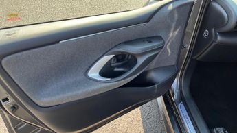 Toyota Yaris 1.5 VVT-h Design E-CVT Euro 6 (s/s) 5dr