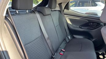 Toyota Yaris 1.5 VVT-h Design E-CVT Euro 6 (s/s) 5dr