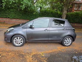 Toyota Yaris 1.5 VVT-h Icon Plus CVT Euro 5 5dr