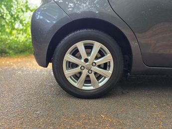 Toyota Yaris 1.5 VVT-h Icon Plus CVT Euro 5 5dr