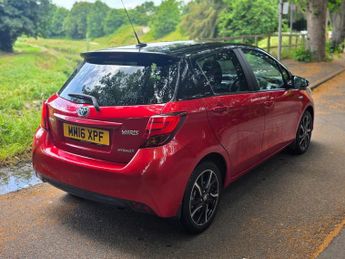 Toyota Yaris 1.5 VVT-h Design E-CVT Euro 6 5dr