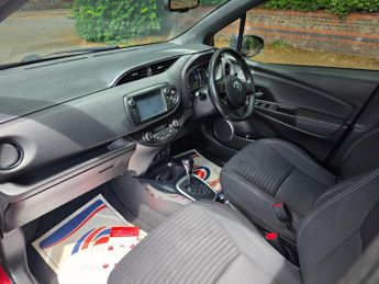 Toyota Yaris 1.5 VVT-h Design E-CVT Euro 6 5dr