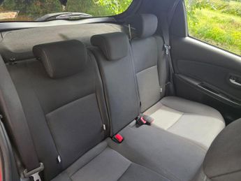 Toyota Yaris 1.5 VVT-h Design E-CVT Euro 6 5dr