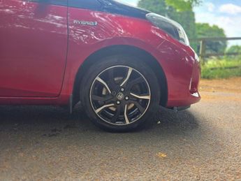 Toyota Yaris 1.5 VVT-h Design E-CVT Euro 6 5dr
