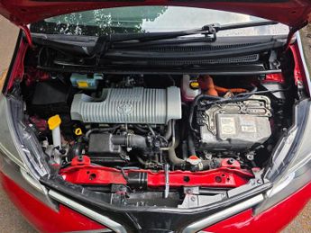 Toyota Yaris 1.5 VVT-h Design E-CVT Euro 6 5dr