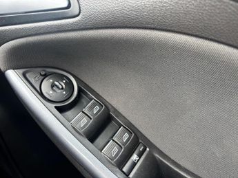 Ford Focus 1.6 TDCi ECOnetic Titanium Navigator Euro 5 (s/s) 5dr