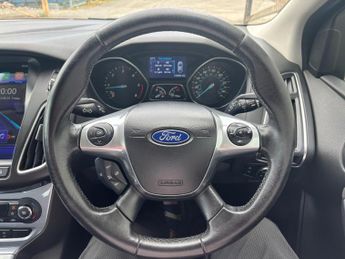 Ford Focus 1.6 TDCi ECOnetic Titanium Navigator Euro 5 (s/s) 5dr