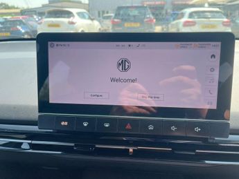 MG MG4 64kWh SE Long Range Auto 5dr