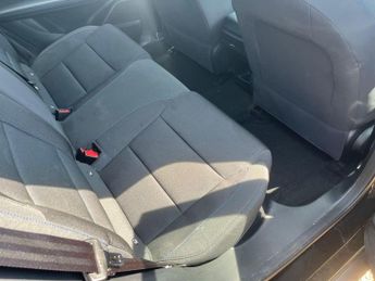 MG MG4 64kWh SE Long Range Auto 5dr