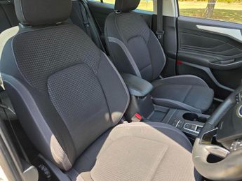 Ford Focus 1.0T EcoBoost Zetec Auto Euro 6 (s/s) 5dr